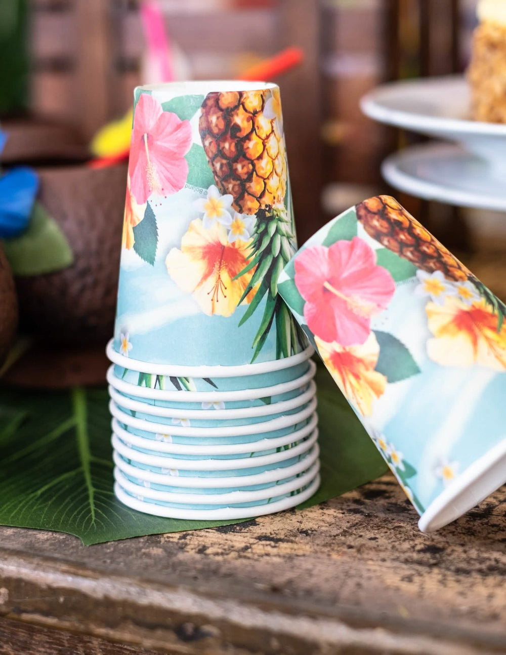 Prim-plan pe modelele paharelor Hawaii party