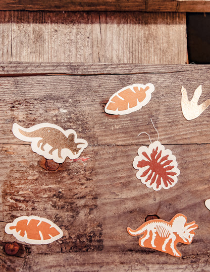 100 de dinozauri confetti 2 până la 5,5 cm
