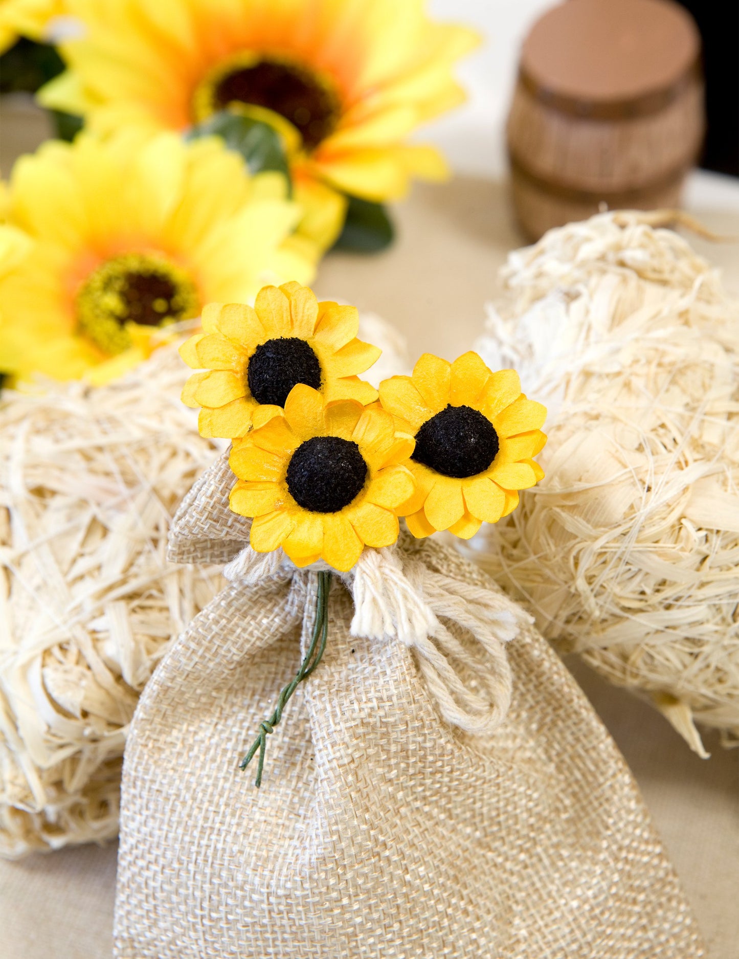 12 flori de câmp galbene 2,5 cm tip floarea-soarelui 