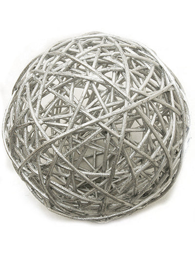 Boules en osier pour décoration de fête argentées