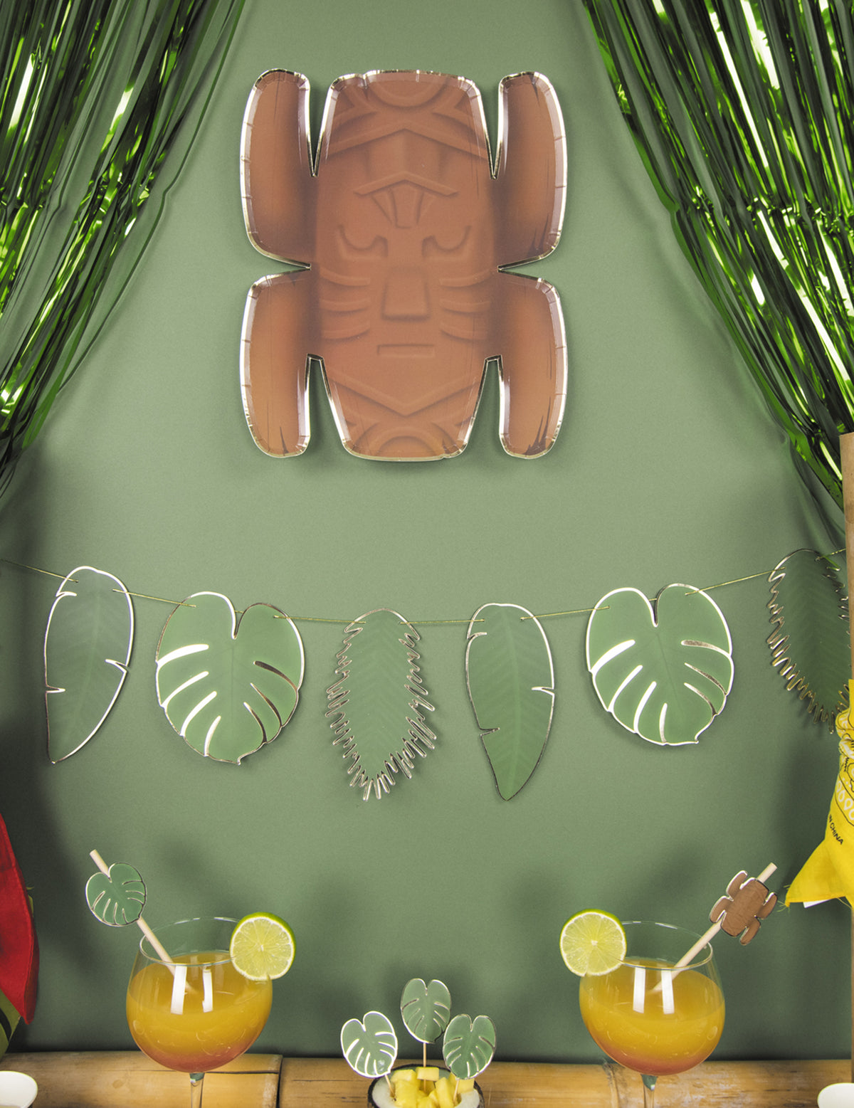 Mise en scène murale des plateaux totem aventurier