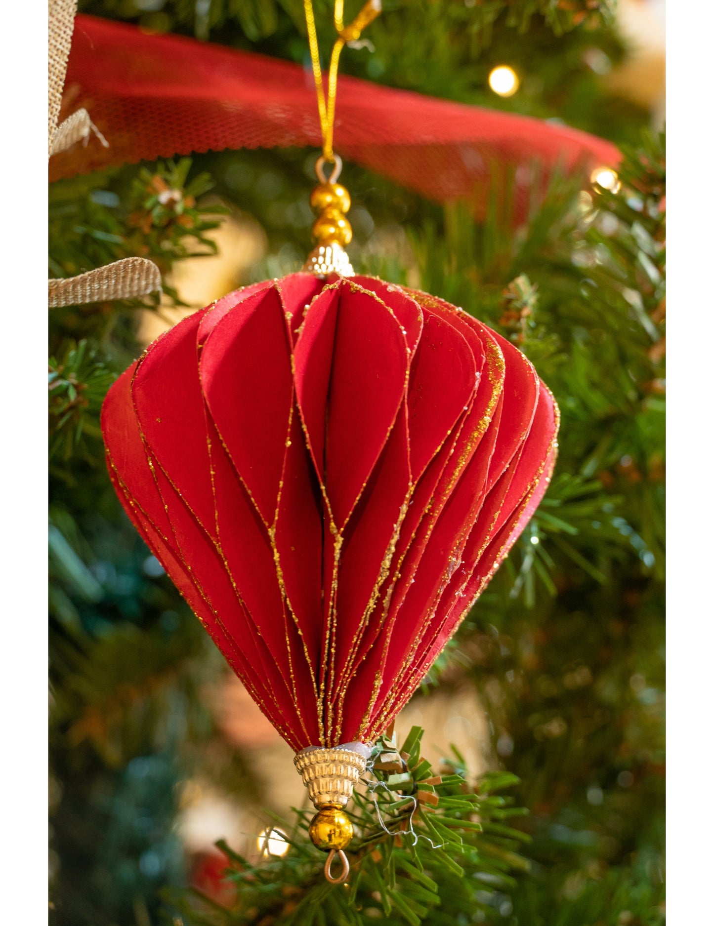 2 lămpi suspendate origami în formă de diamant, roșii și aurii, 13 cm