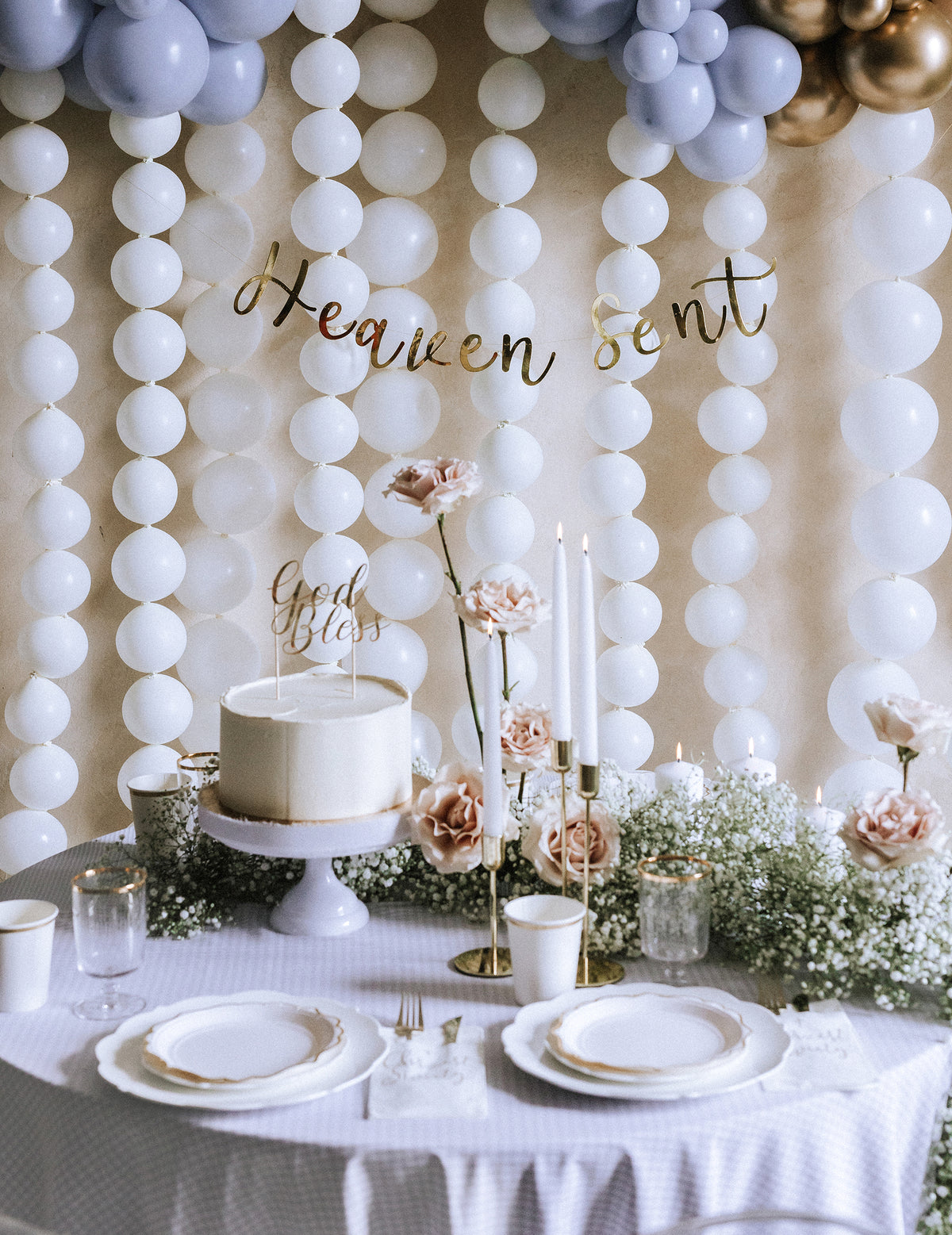 Décoration de buffet de fête du ballons à relier pour fête blanc