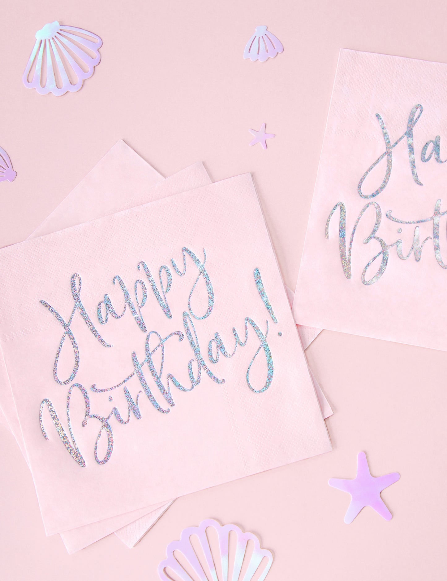 20 serviettes en papier roses happy birthday iridescent 33 x 33 cm pour fête