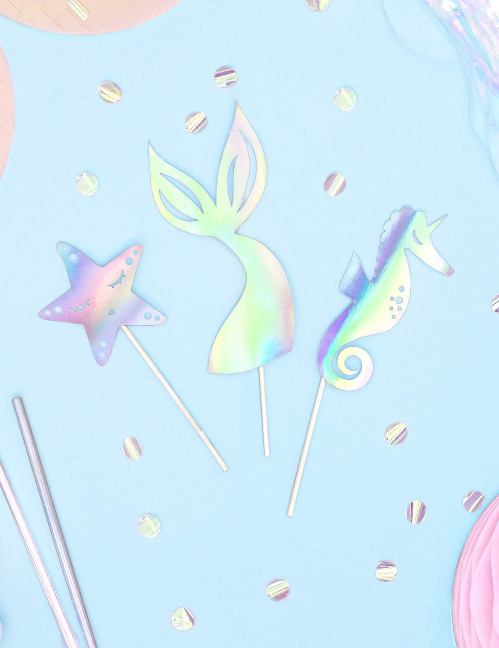 Mise en scène avec confettis du cake toppers sirène
