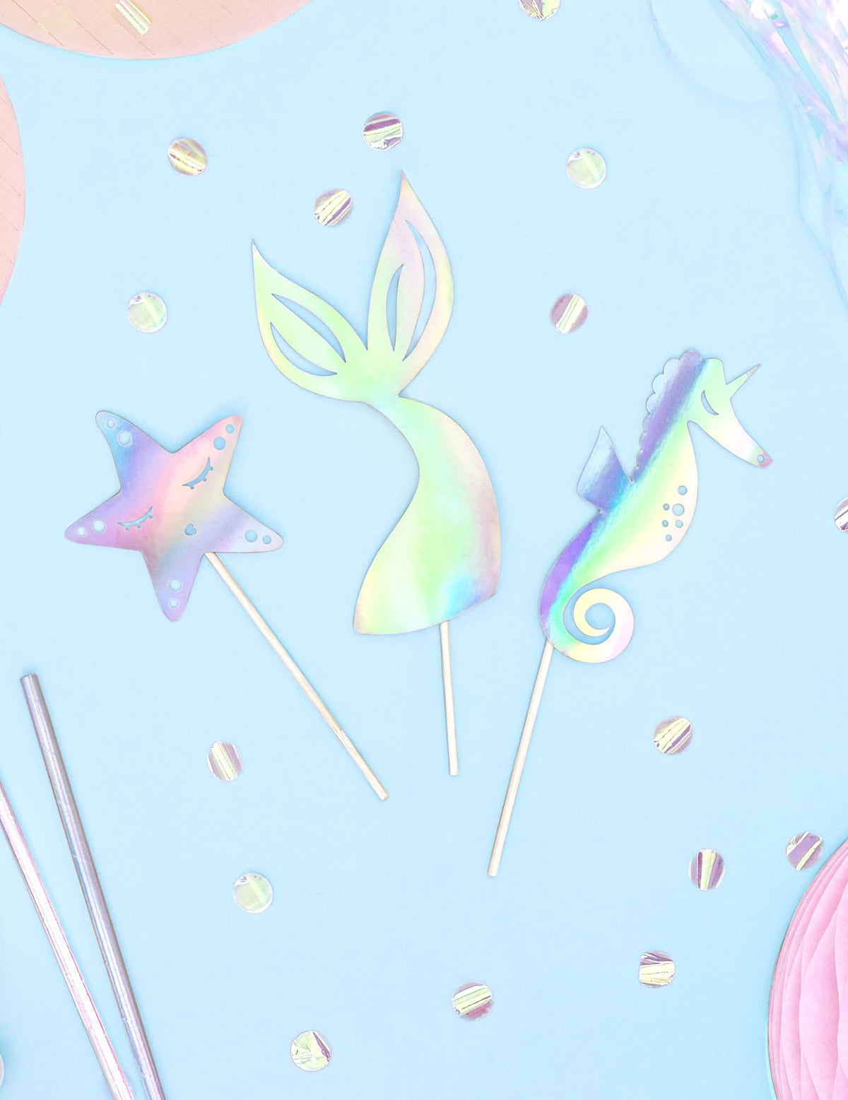 Mise en scène avec confettis du cake toppers sirène