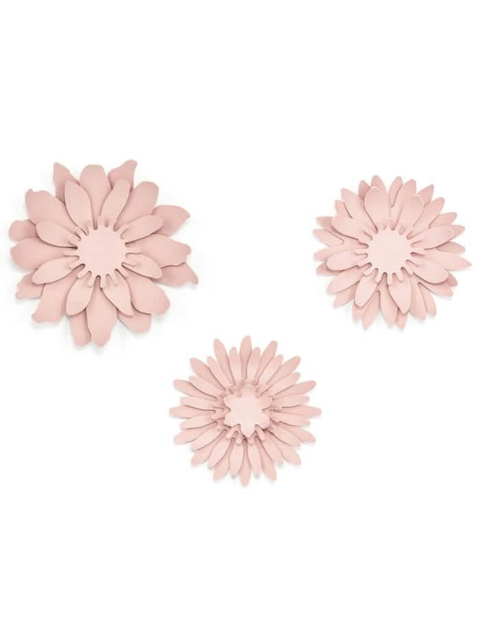 Privire de ansamblu a florilor din hârtie 3D pentru decor roz pudrat
