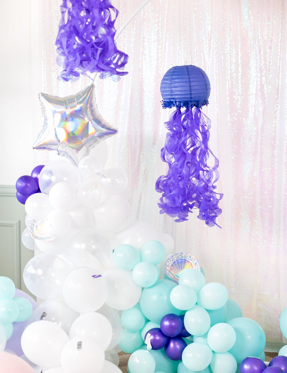 Mise en situation décorative des lanternes en papier méduses rêves de sirène