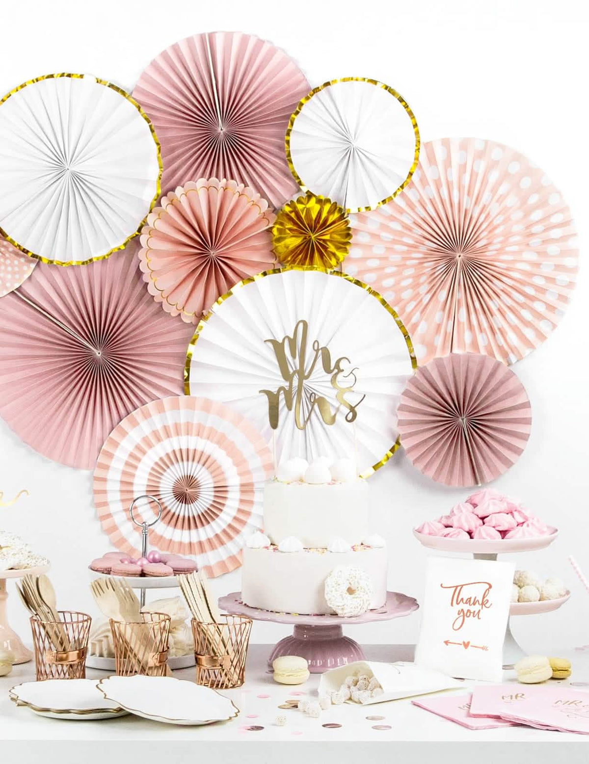 Decor festiv cu 3 rozete din hârtie albe și aurii pentru decorațiune