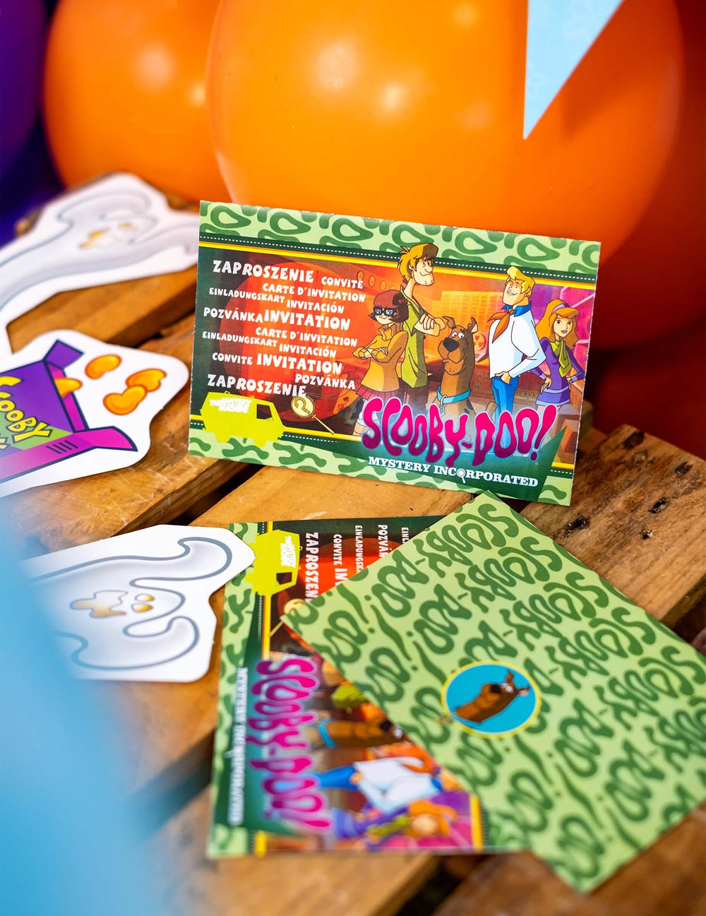 Puse în scenă a cartonașelor de invitație Scooby-Doo