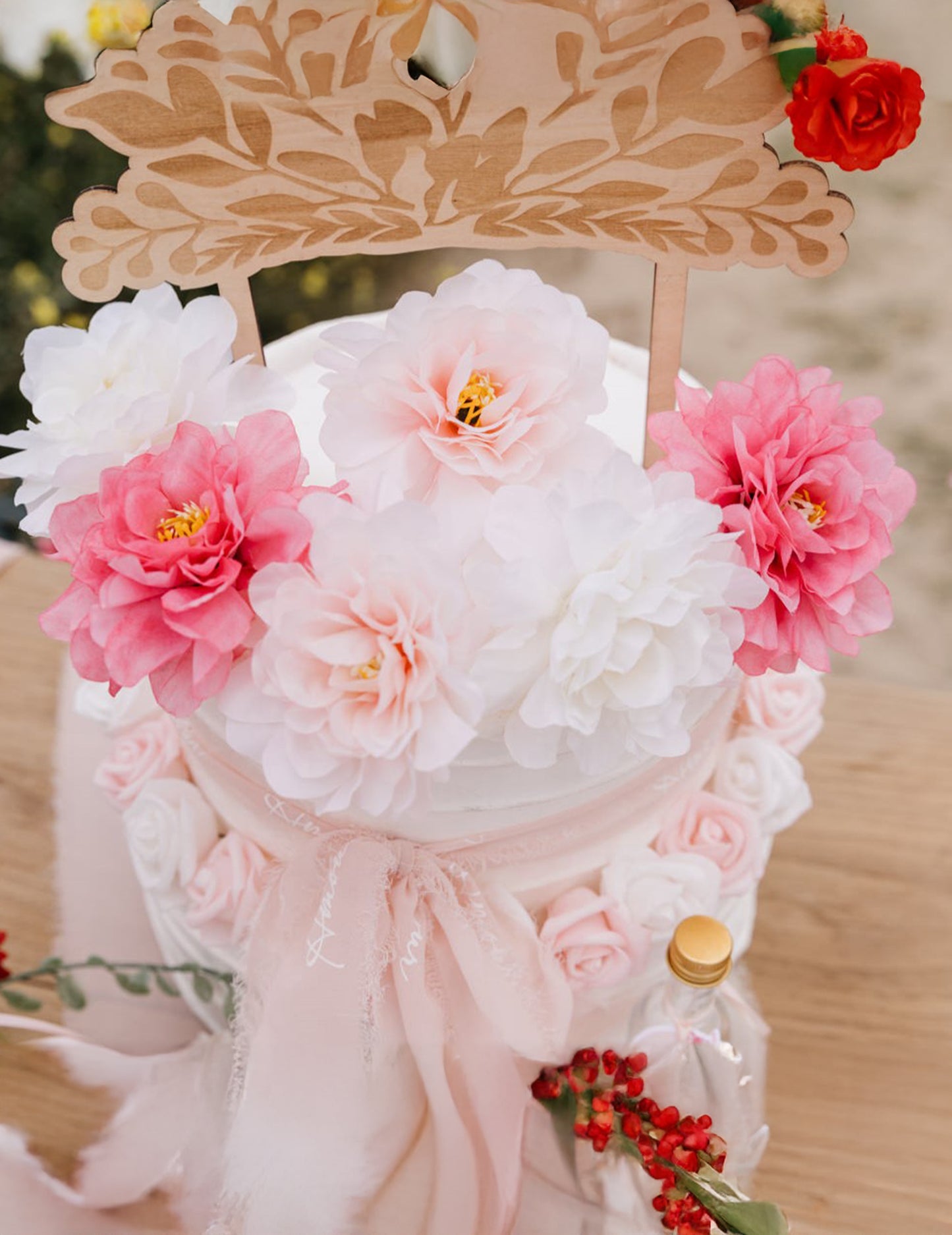 Mise en situation sur un gâteau du 4 pivoines fleurs pour décoration