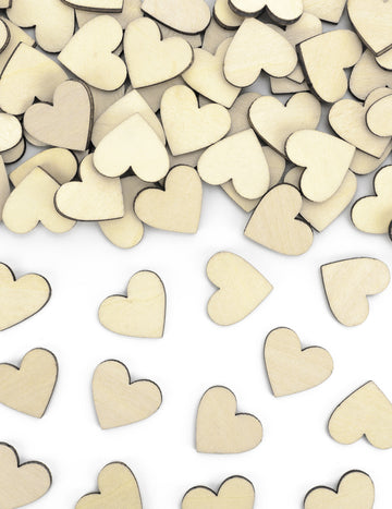50 de confetti din lemn natural în formă de inimă (2 x 2) cm pentru nuntă