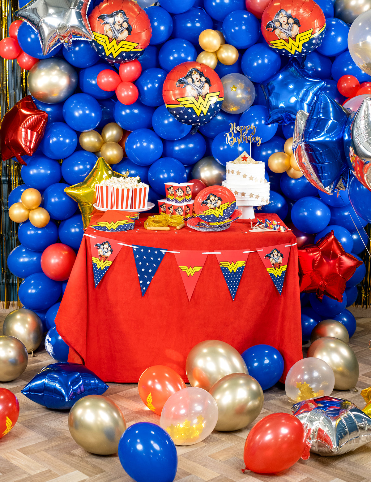 Mise en situation des ballons en latex dorés pour fête satinés