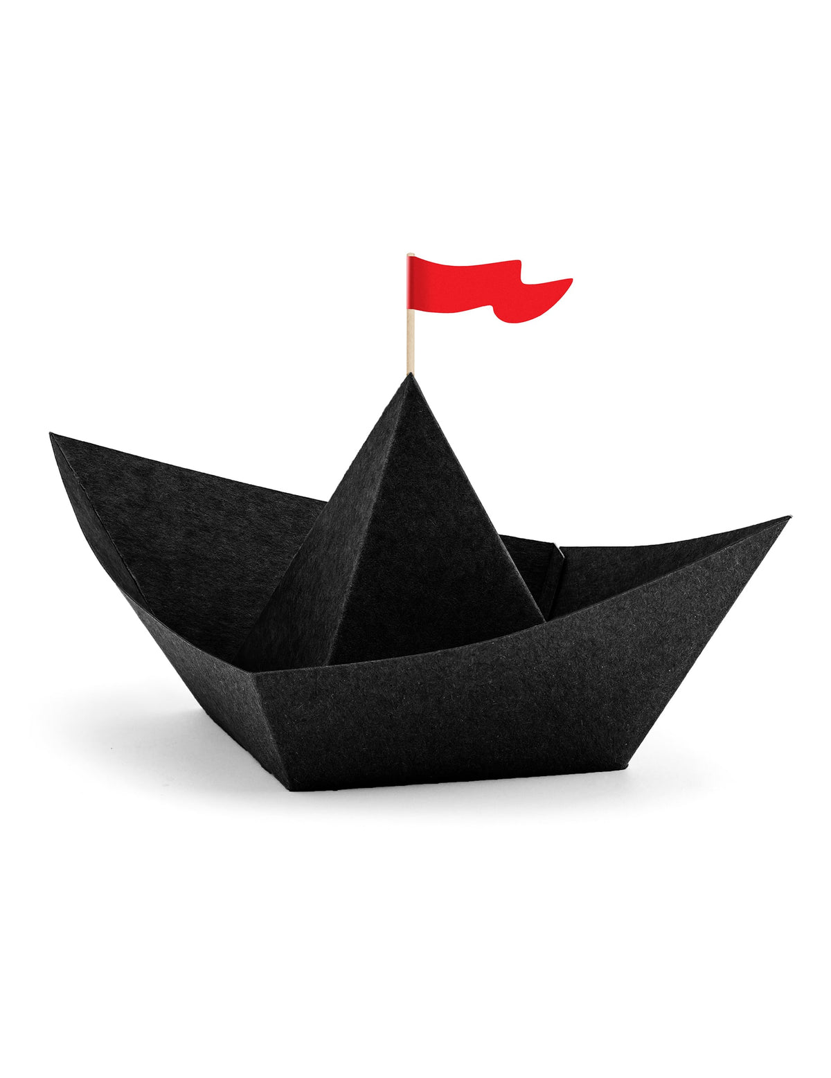 Bateau de pirate en papier origami noir avec petit drapeau rouge