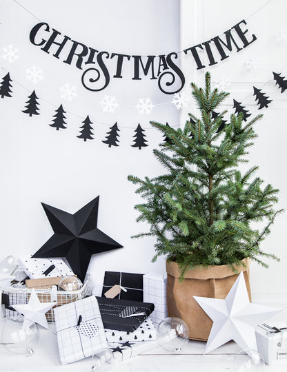 Ambiance au pied du sapin des étoiles à suspendre 3D pour noël