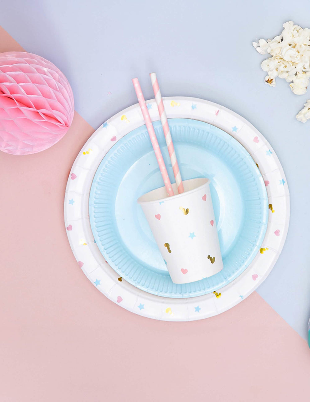 Prezentarea paharului din carton boy or girl pentru baby shower