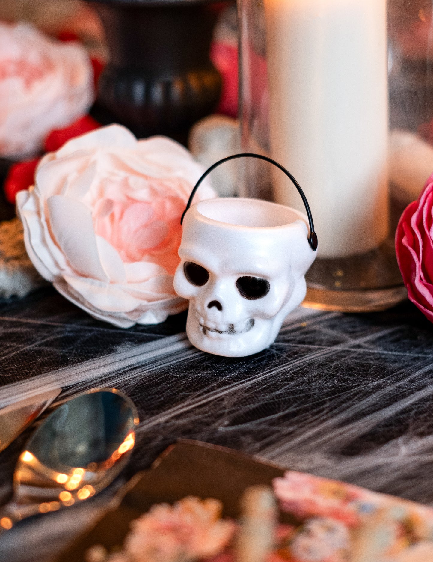 6 mini găleți de craniu de Halloween