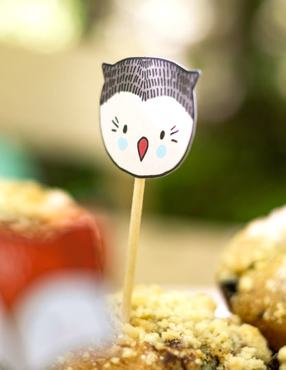 6 moules à cupcake en kraft et pics en bois animaux forêt