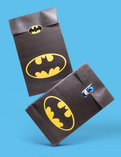 Vue d'ensemble des rabats et logos des sacs cadeaux Batman