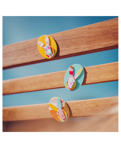 6 autocolante cu grafică multicoloră cu iepuri 4.5 cm pentru Paște