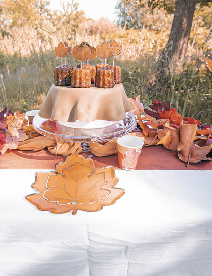 8 farfurii de hârtie cu un design cu frunze de toamnă 23 cm bordură aurie