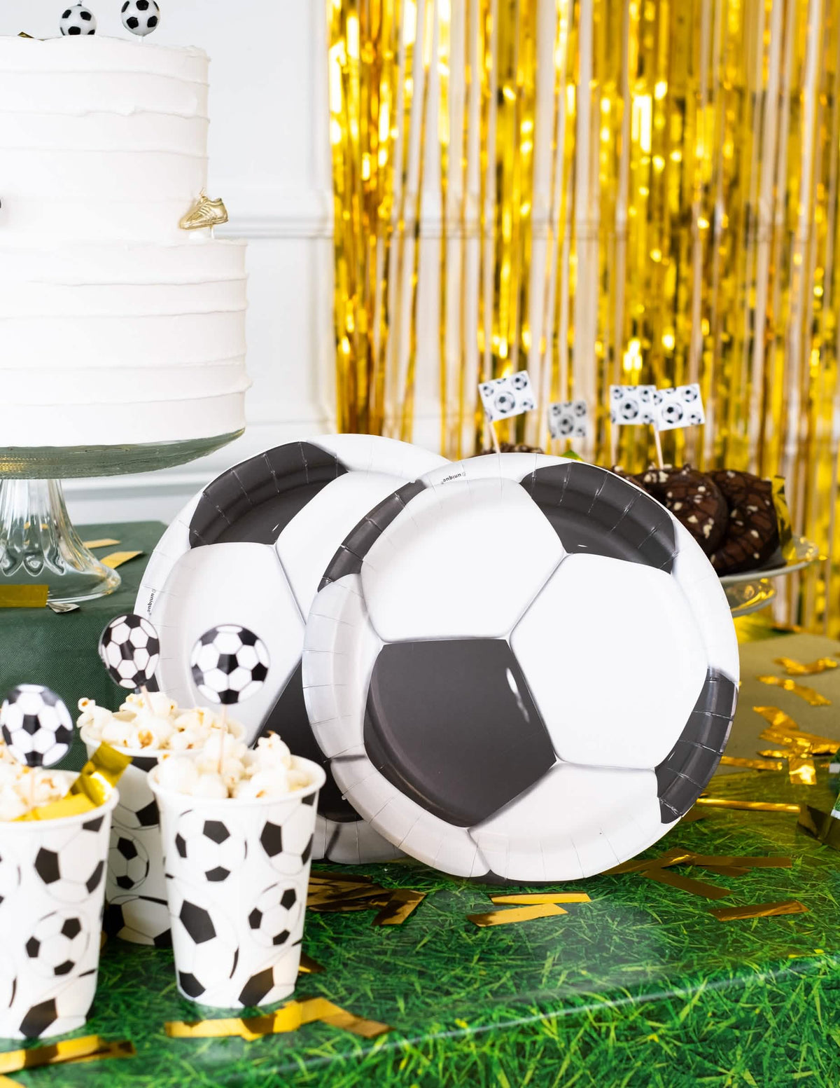 Privire de ansamblu asupra decorațiuni de masă farfurii de carton fotbal