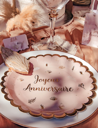 8 farfurii 'Joyeux Anniversaire' boho blush și auriu 23 cm cu margini festonate 