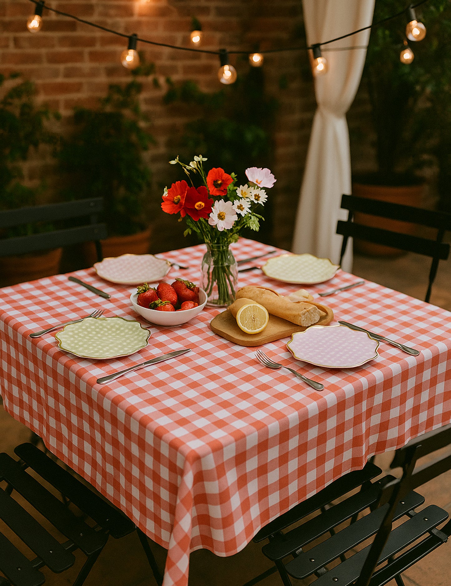 8 assiettes carton lilas, rose, jaune, vert et or 23cm festonnées à carreaux pastel