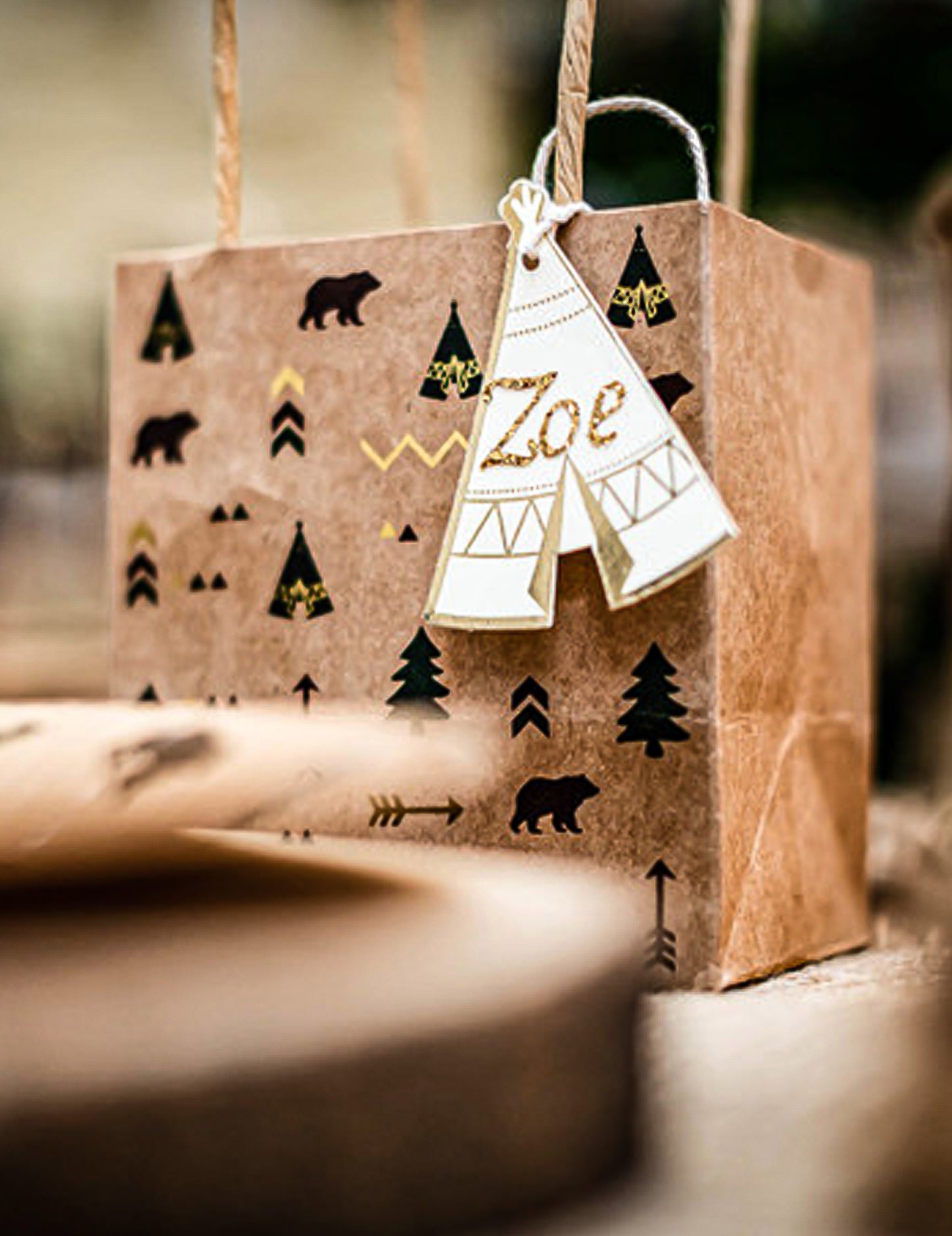 8 etichete din carton, tipi, pădure indiană, kraft, verde, fildeș, folie aurie, cu șnur