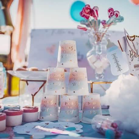 Piramidă din pahare de carton pentru fată sau băiat pentru baby shower