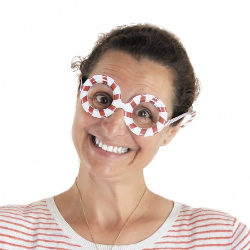 Pereche rotundă dungată roșie și albă purtată de 8 ochelari din carton haioși Sweety Xmas pentru crăciun