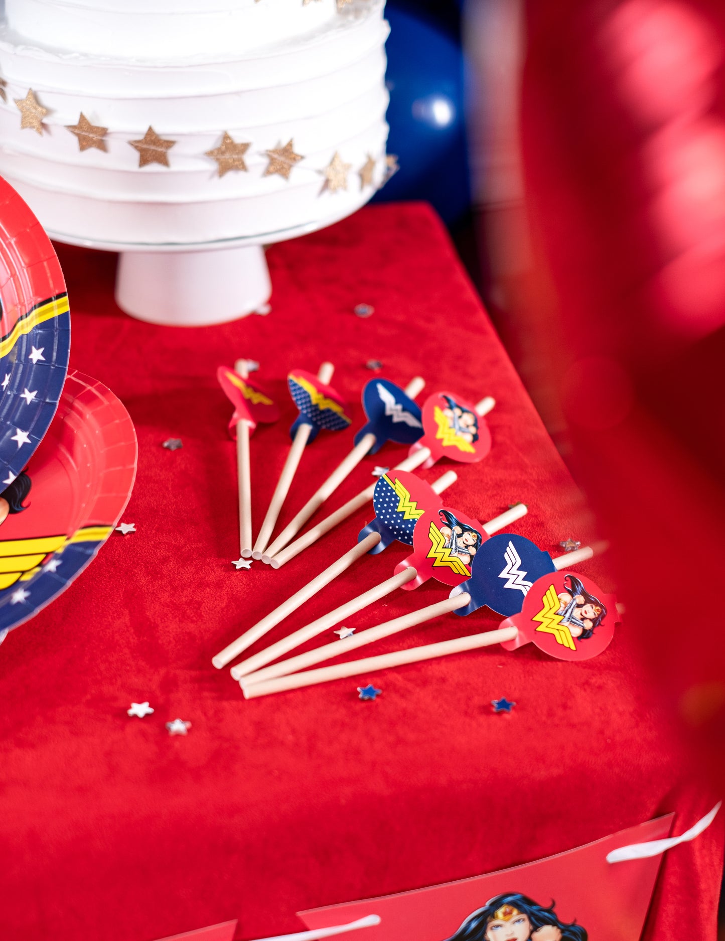 8 paie medalion din carton Wonder Woman™ de 20 cm