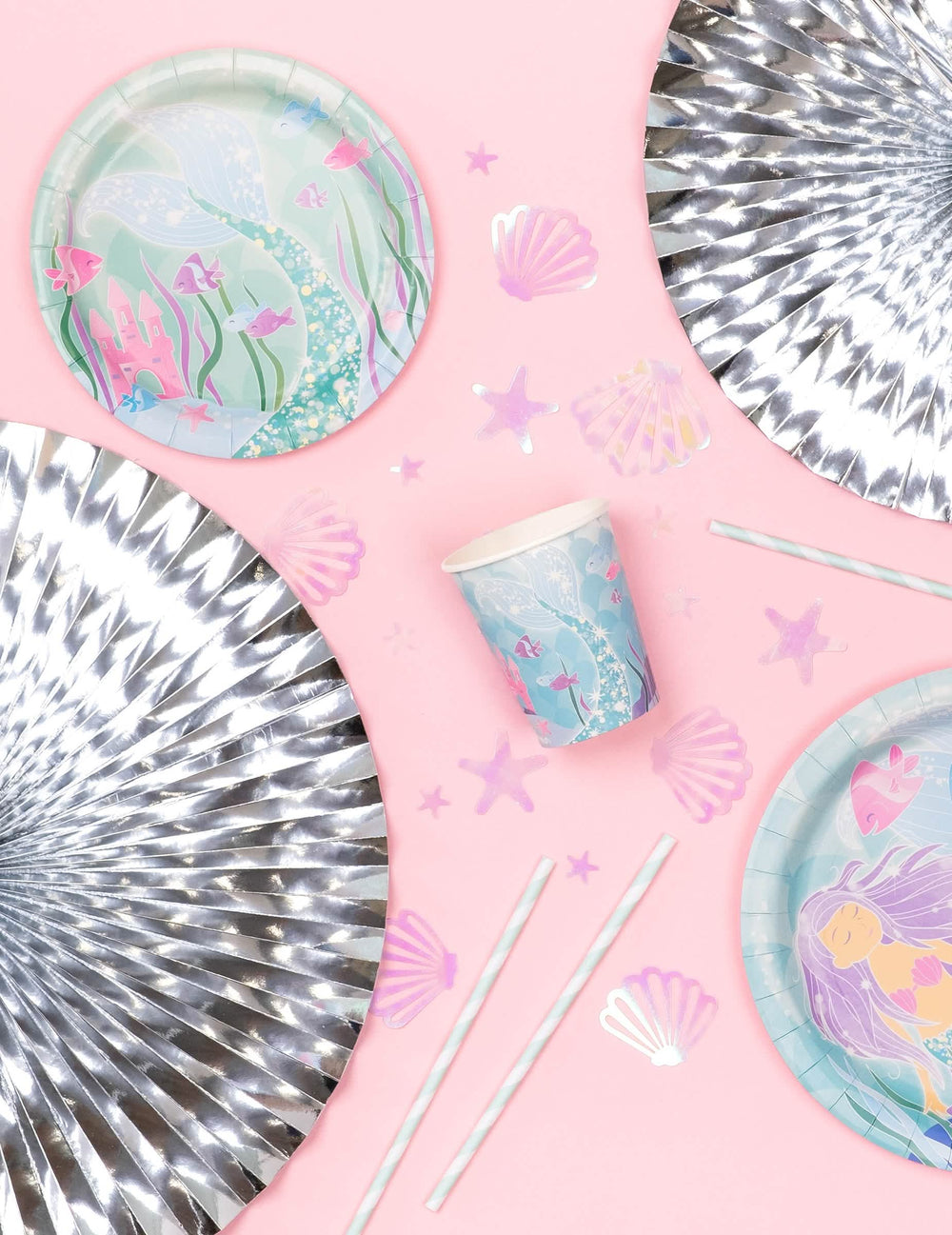 Decor de scenă cu accesorii de petrecere farfurii din carton frumoase sirene