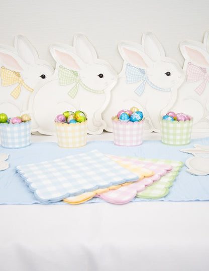 Mise en situation sur une table de fête des petits pots Vichy Pastel pour fête