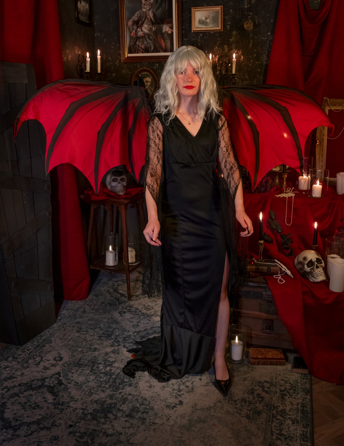 Aripi ale demonului roșu și negru pentru adulți uriași