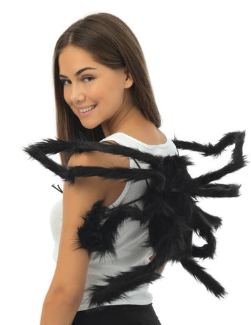 Păianjen uriaș pentru a transporta pe spate