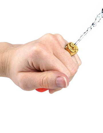 Inel care stropește cu apă 