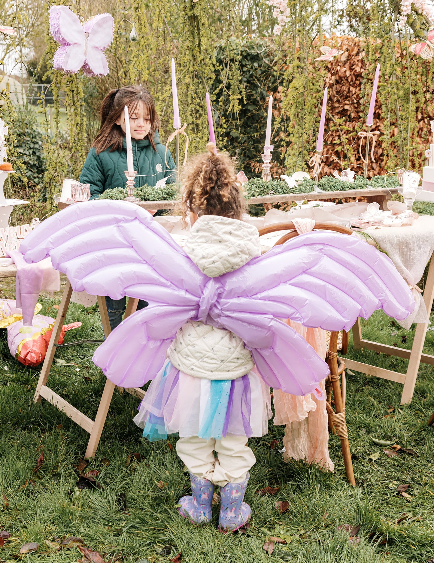 Balon folie gigant liliac cu aripi de zână 122 x 89 cm