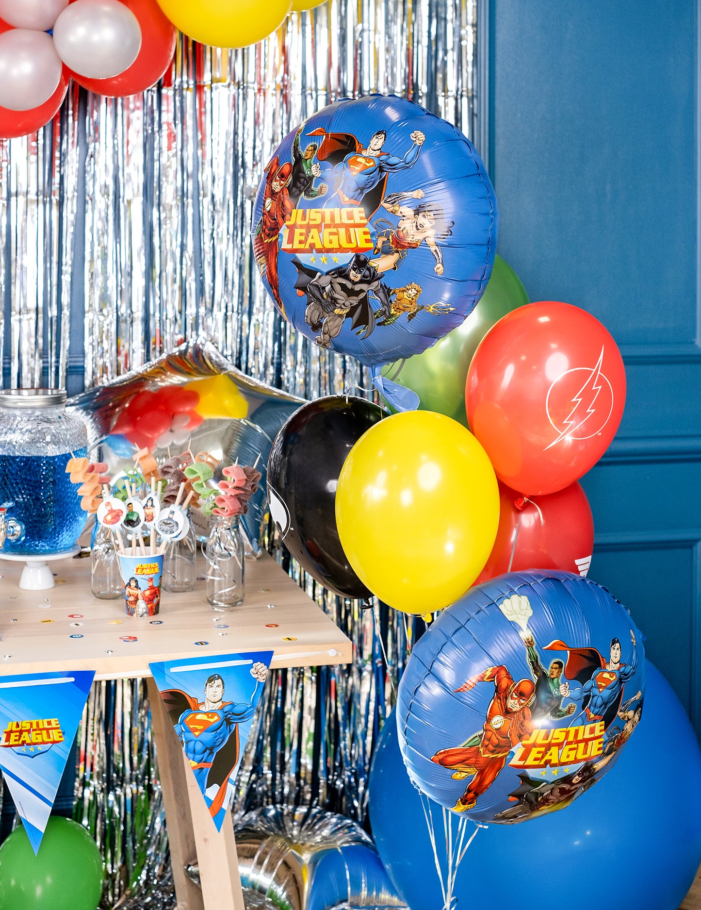 Mise en situation de décoration de fête du ballon aluminium Justice League