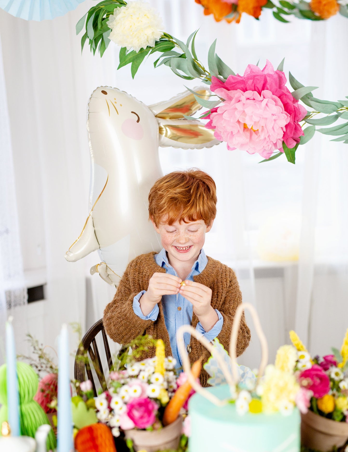 Balon din aluminiu iepure alb și auriu 70 x 72 cm 