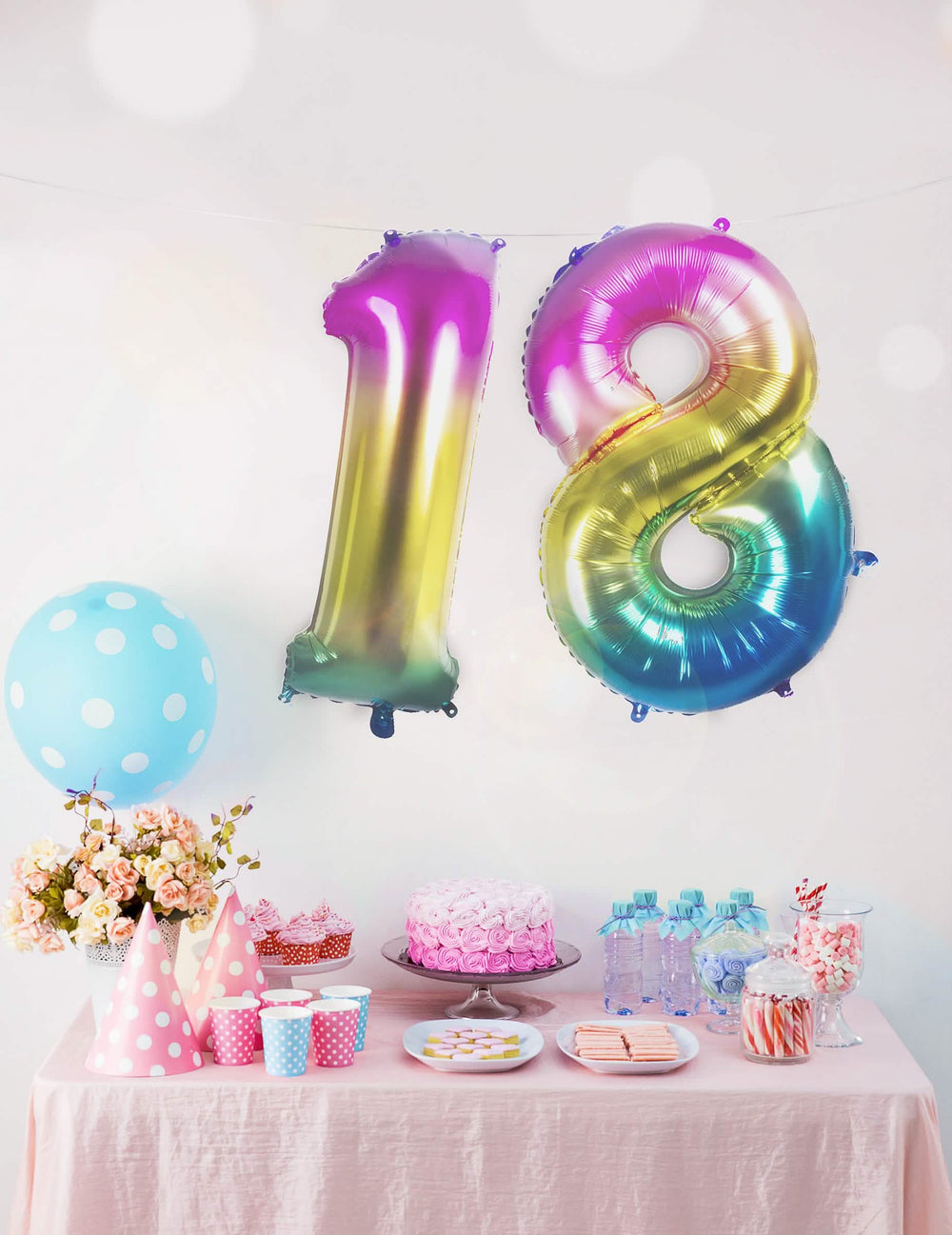 Conținut pentru cifra 18 a balonului din folie multicolor