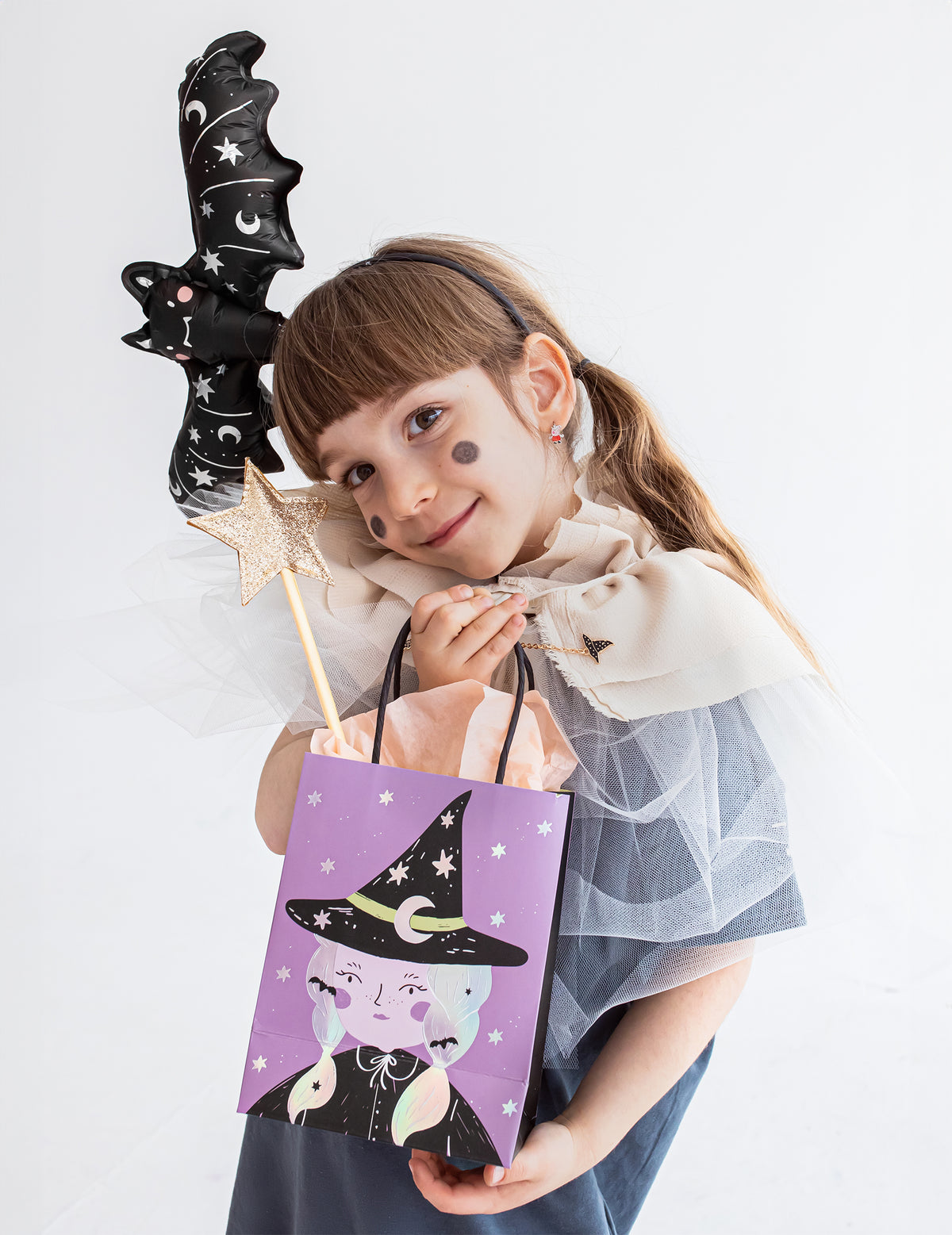 Mise en scène avec sac cadeau du ballon aluminium petite chauve-souris