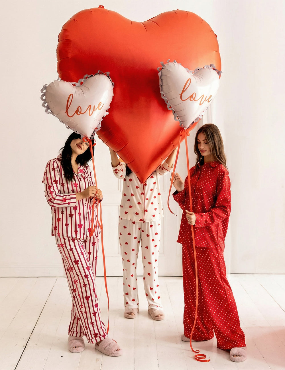 Mise en scène festive avec un cœur géant du ballon en aluminium cœur Love pour fête