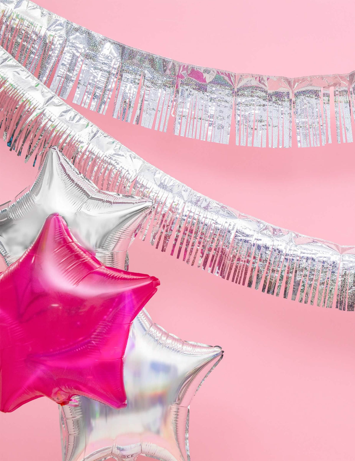 Detaliul ghirlandelor și reflexele balonului din aluminiu stea iridescentă