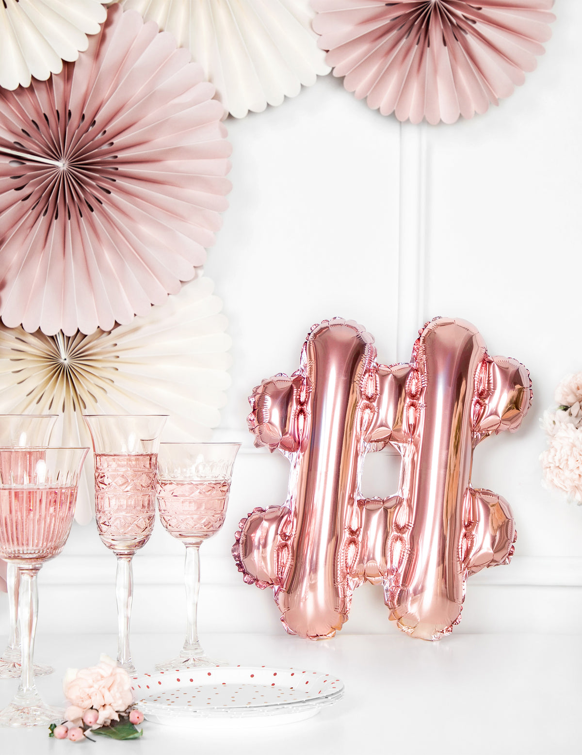 Mise en situation festive du ballon en aluminium # rose gold