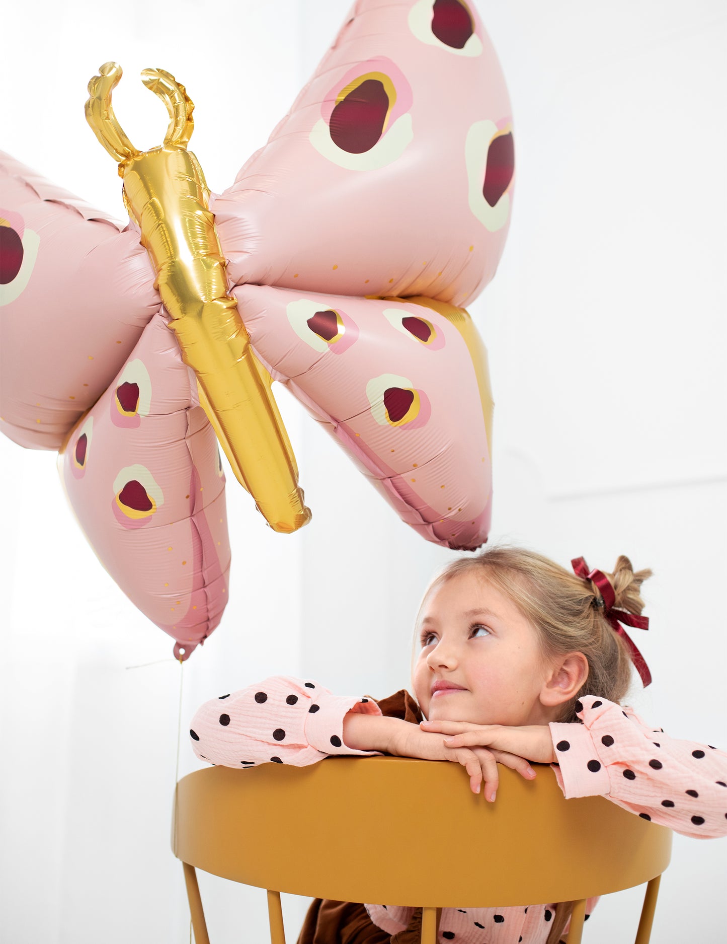 Minge gigantică din aluminiu în formă de fluture 120 x 87 cm roz și auriu