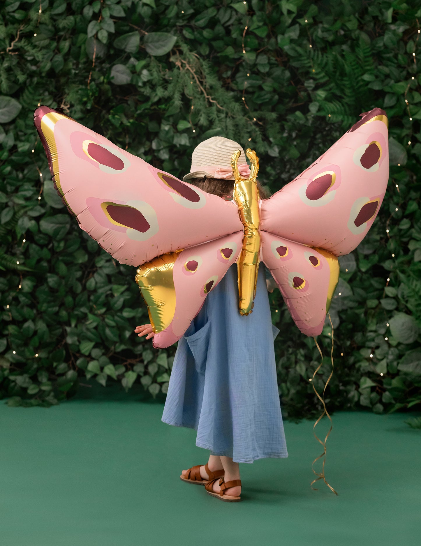 Minge gigantică din aluminiu în formă de fluture 120 x 87 cm roz și auriu