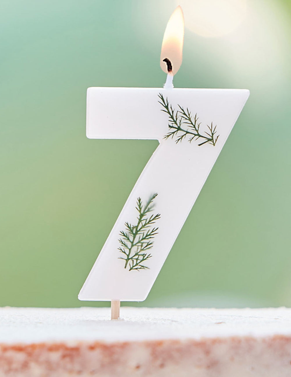 Numéro 7 de la bougie chiffre feuilles naturelles pour anniversaire