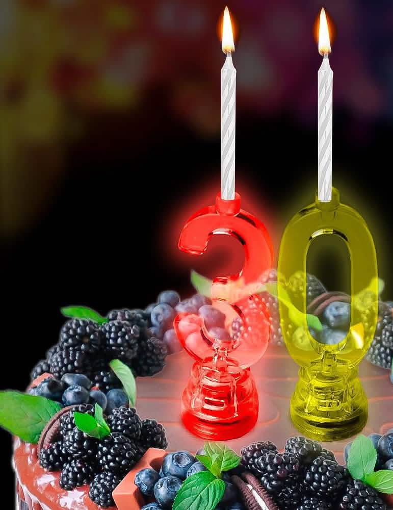 Situație pe un tort cu lumânarea luminoasă LED cifra 3
