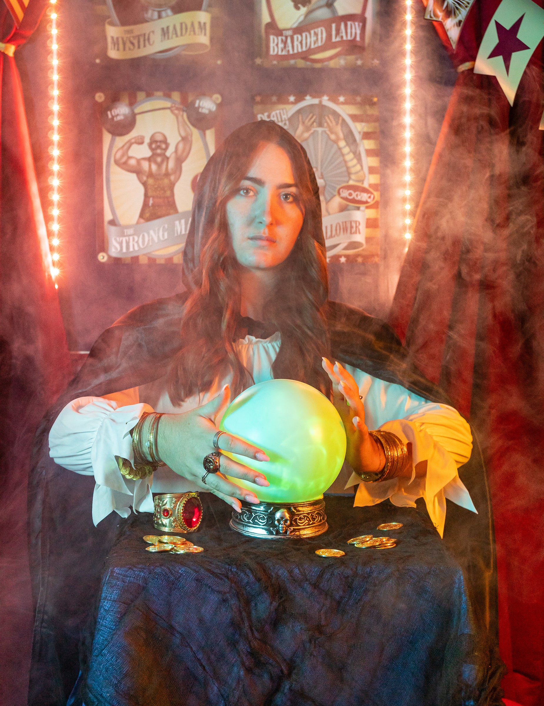 Mise en situation avec voyante de la Boule lumineuse et sonore Halloween